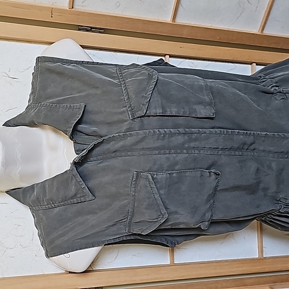 Women Army Green a.n.d e a w y sleeveless  jacket Size Small - Picture 2 of 4